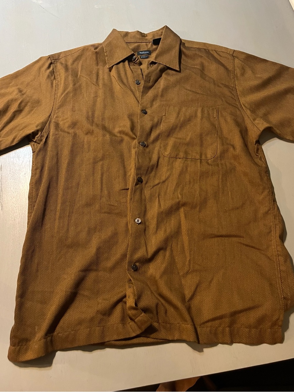 Van Heusen Men's Short-Sleeve Button-Up Shirt in Caramel Brown in Medium